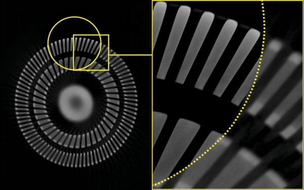 Tomografia de alta resolução de cortes excêntricos e vinculação metrológica com TC multi-ROI